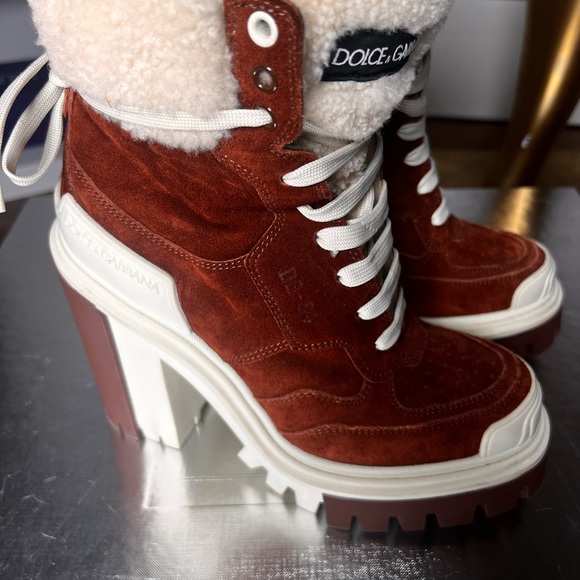 Dolce & Gabbana Trekking Shearling and Suede Booties. - Picture 4 of 5